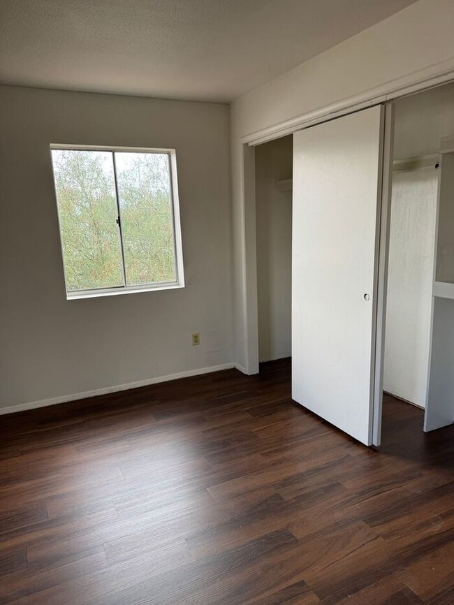 Building Photo - Charming 2 bedroom 1 bath
