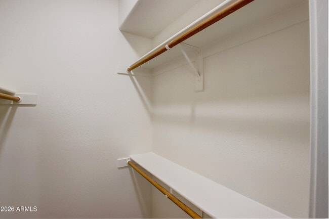 Building Photo - 1918 E Marilyn Rd