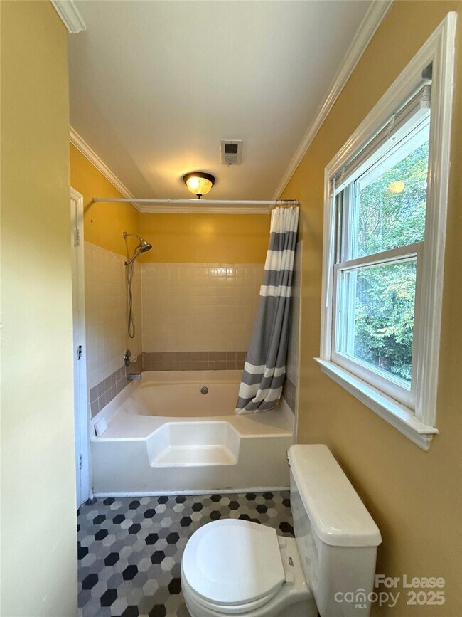 Building Photo - 9125 Winter Moss Ct