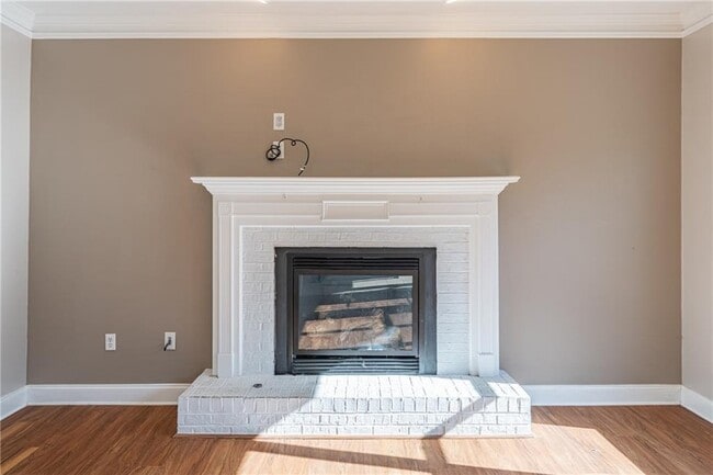 Building Photo - 3147 Crestmont Way NW