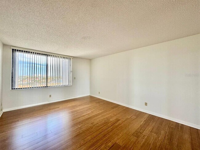 Building Photo - 5950 Pelican Bay Plaza S