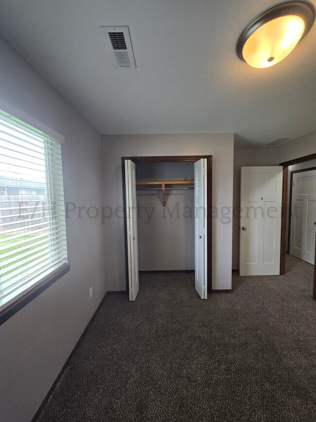 Building Photo - 5917 Millsboro St