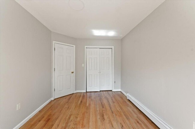 Building Photo - 1309 Vreeland Ave