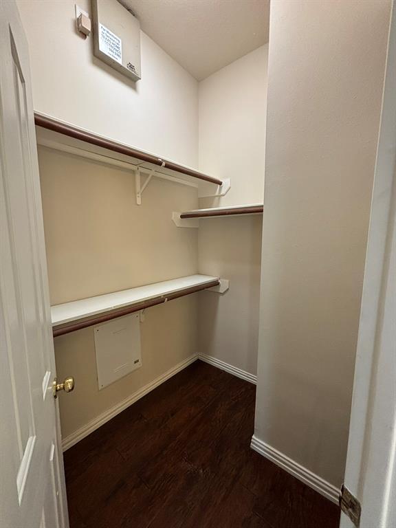 Building Photo - 3055 Fallbrook Dr