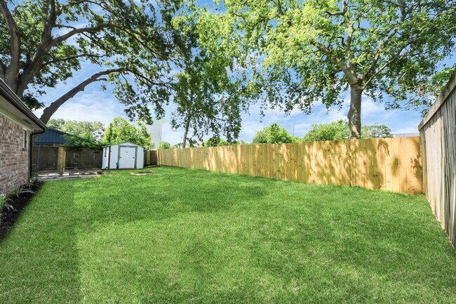 Building Photo - 10602 Raydell Dr