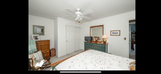 Building Photo - 4822 Sarah Dr