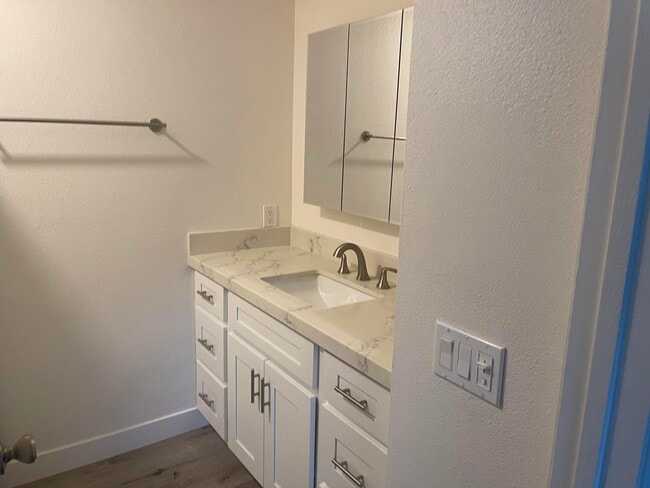 Building Photo - 53745 Avenida Diaz