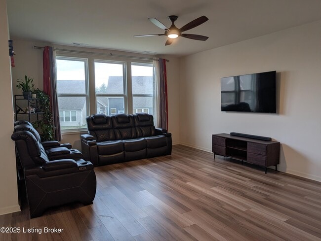 Building Photo - 2861 Hamilton Springs Dr