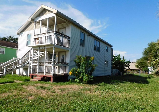 Building Photo - 2117 Grover Ave