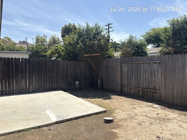 Building Photo - tup245