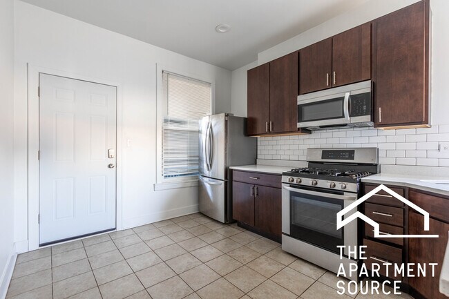 Building Photo - 4736 W Armitage Ave