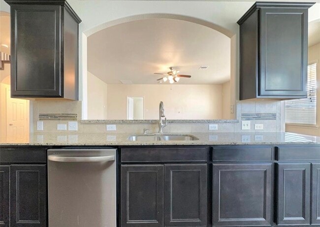 Building Photo - 8311 Bay Oaks Dr