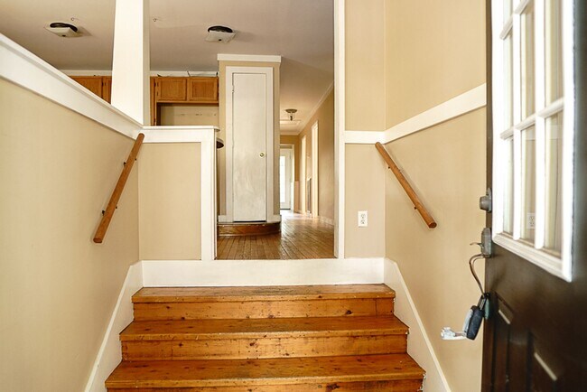 Building Photo - Three Bedroom Home in the Heart of Port Royal