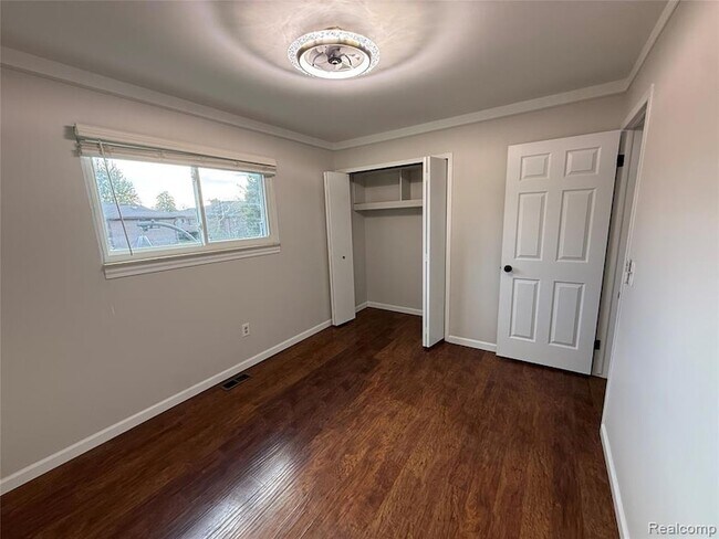 Building Photo - 2308 Kipling Dr