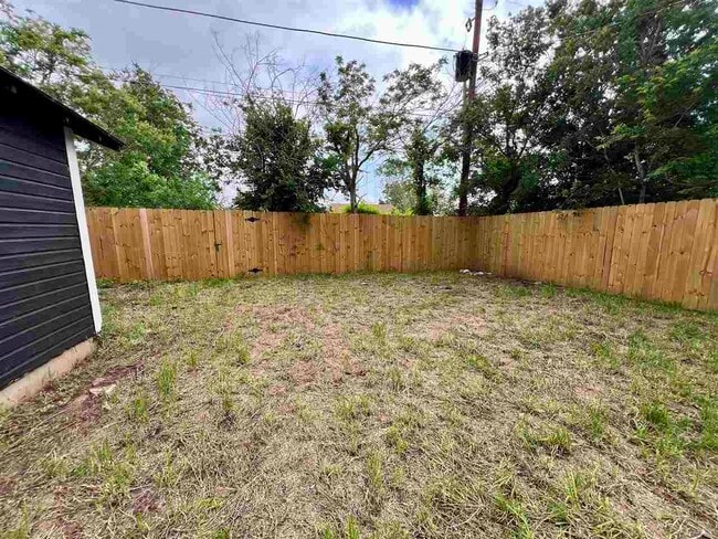 Building Photo - 2304 Talunar Ln