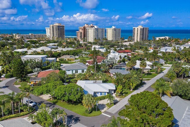 Building Photo - 461 Jupiter Ln