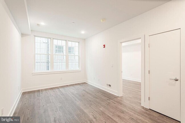 Building Photo - 2623 Christian St
