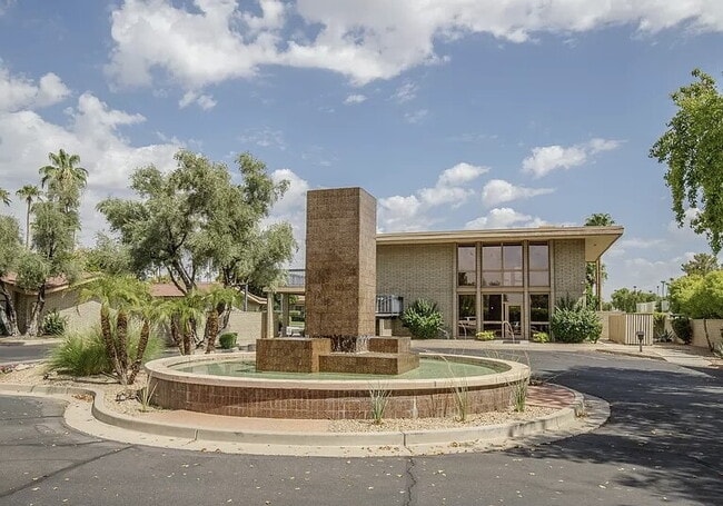 Building Photo - Furnished Luxury Condo in Guard-Gated Casa Del Monte | Prime Old Town Scottsdale Location