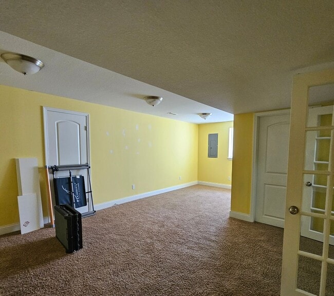 Building Photo - 3 Bd 2 Ba with Lake view!