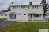 Building Photo - 33 Tennyson St