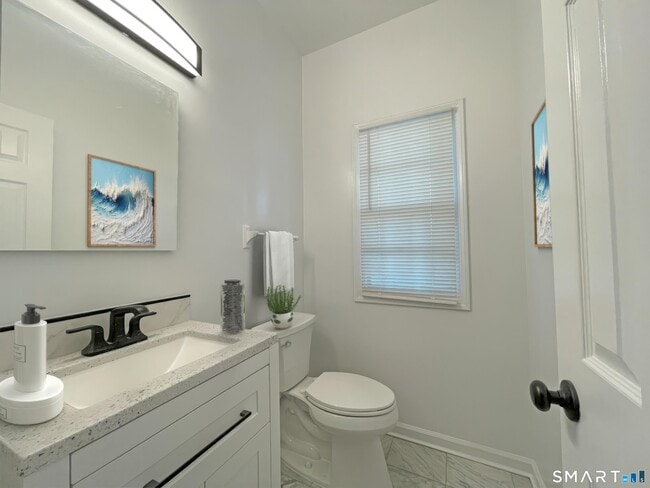 Building Photo - 28 Home Pl