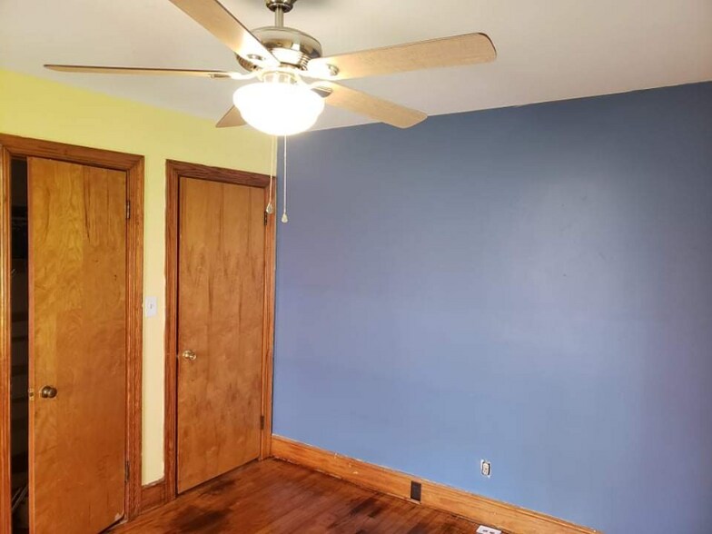 Building Photo - 811 Paul St