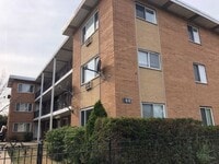 Building Photo - 4602 N River Rd