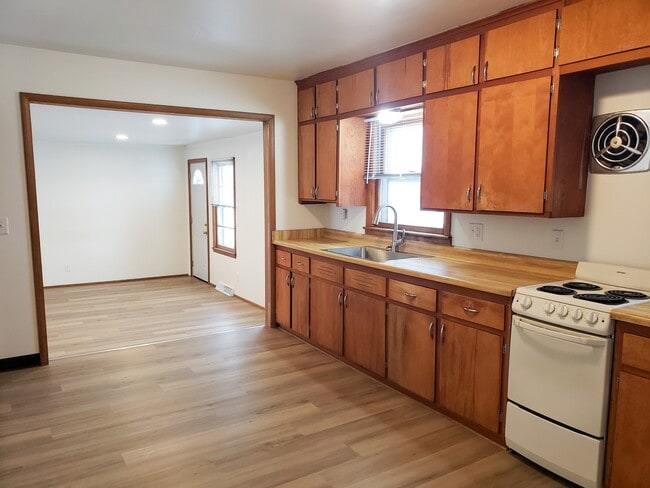 Building Photo - 2980 Hope Rd