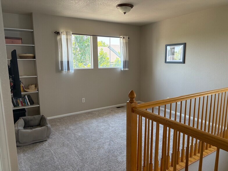 Building Photo - 2144 Clipper Way