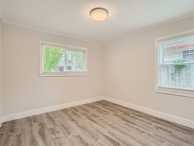 Building Photo - 5804 Eureka Dr