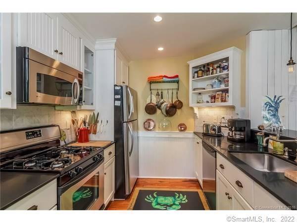 Building Photo - 25 Dorr St