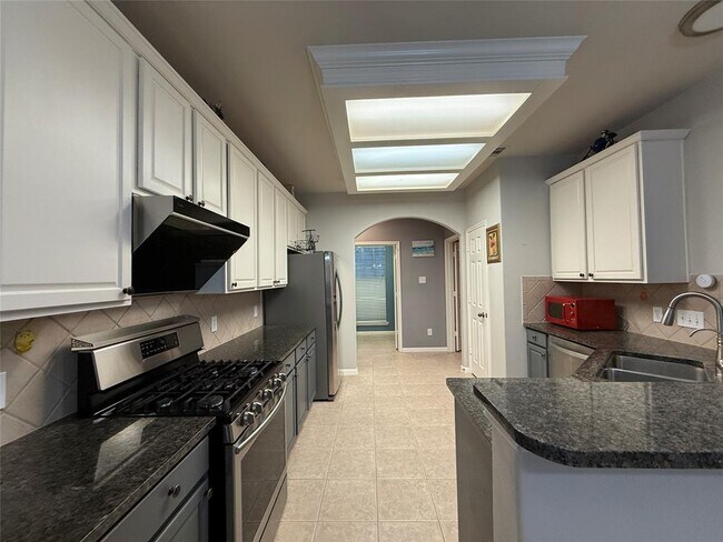 Building Photo - 10204 Dawn Brook Dr