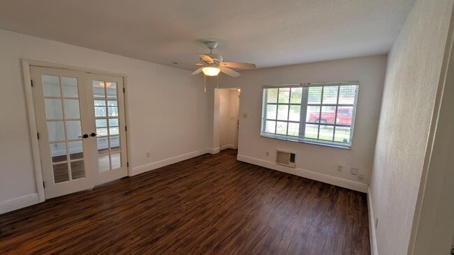 Building Photo - 1448 NE 27th Ct