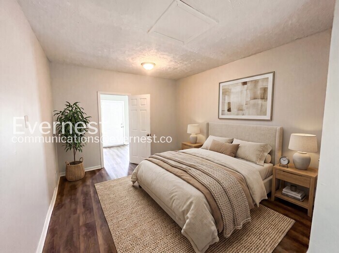 Building Photo - 4435 Lincolndale Dr