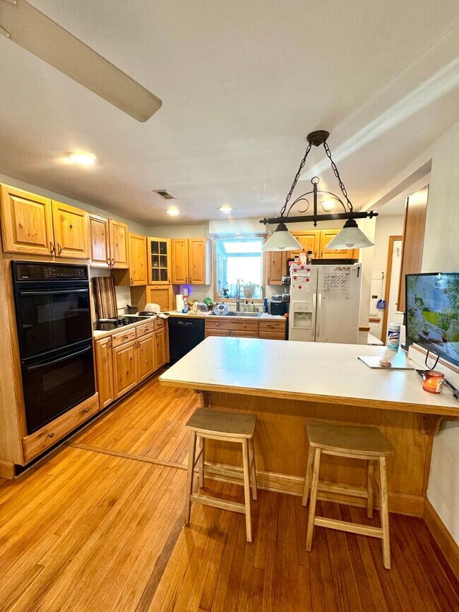 Building Photo - 5 Bed 2 Bath Home for Rent in Chesapeake!