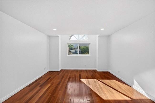 Building Photo - 3355 Sterling Dr