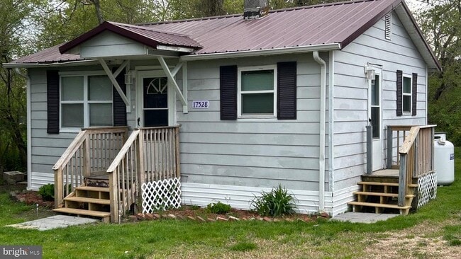 Building Photo - 17528 Ward Ave