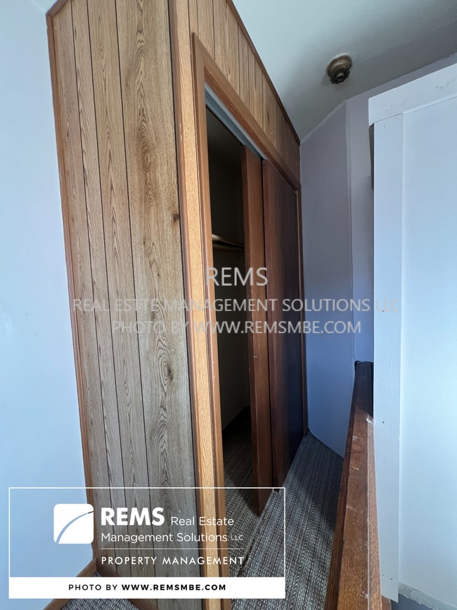 Building Photo - 420 N Pine St