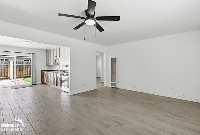 Building Photo - Beautiful 2Bdm 1Ba Home in Prime Imperial Beach Location!