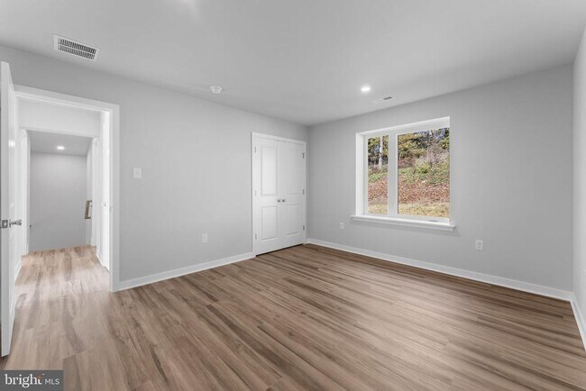 Building Photo - 151 Old Lincoln Hwy