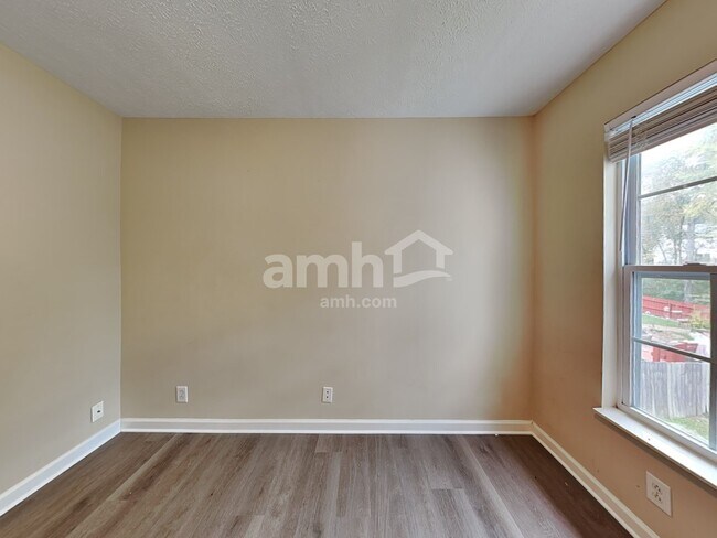 Building Photo - 2608 Welshcrest Dr