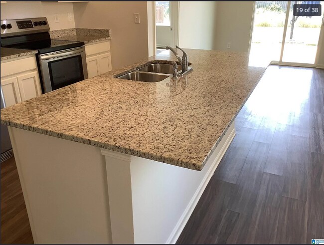 Building Photo - 516 Reading Ln