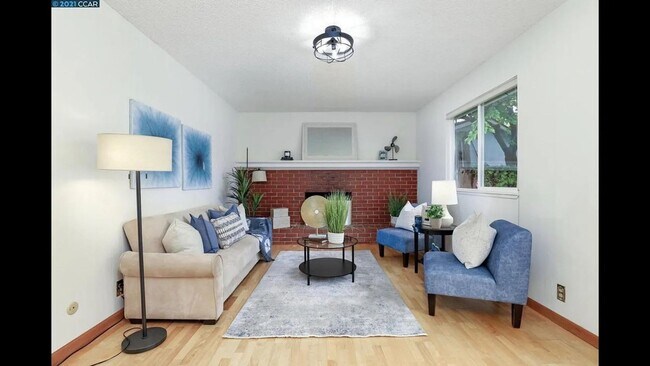Building Photo - Stunning 4BR Pleasant Hill Home on Cul-de-Sac with Backyard Oasis — Pet-Friendly!