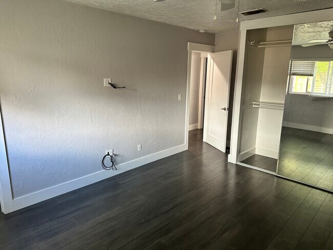 Master bed - 4864 Chablis Ct
