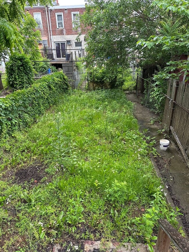 Building Photo - 3 Bed 1 Bath Townhome in Elmwood