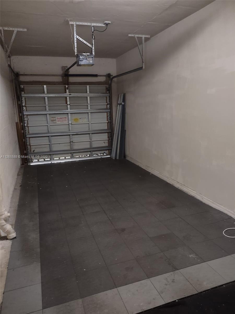 Building Photo - 208 Belmont Ln