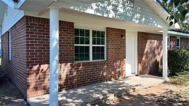 Building Photo - 108 Gatewood Dr