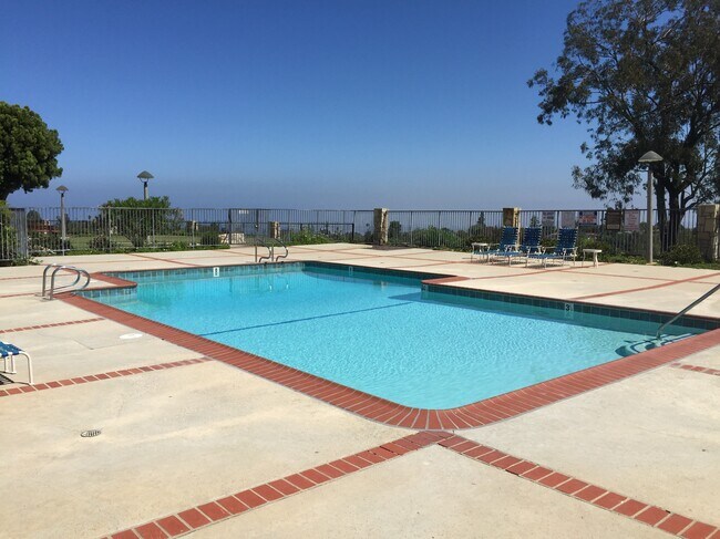 Building Photo - 28159 Ridgecove Ct S