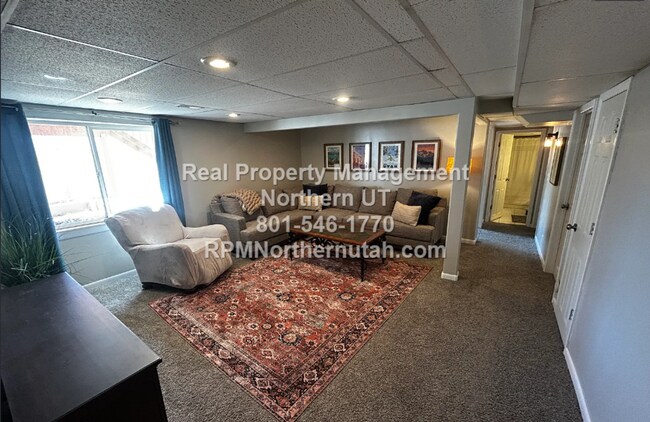 Building Photo - Large 5 bedroom home coming available in Layton