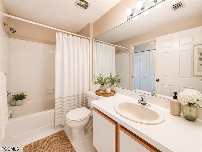 Building Photo - 6490 Aragon Way